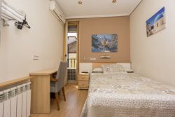 Fotografía: Habitación doble con ducha y lavabo